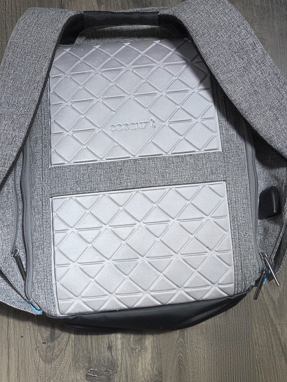 Oscaurt Anti-theft Backpack - Picture 3 of 8